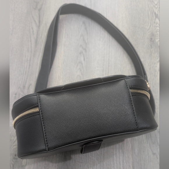 Backstitch Bruja Daisy Pumpkin Crossbody Backpack SOLD OUT Springween Halloween - Picture 8 of 15